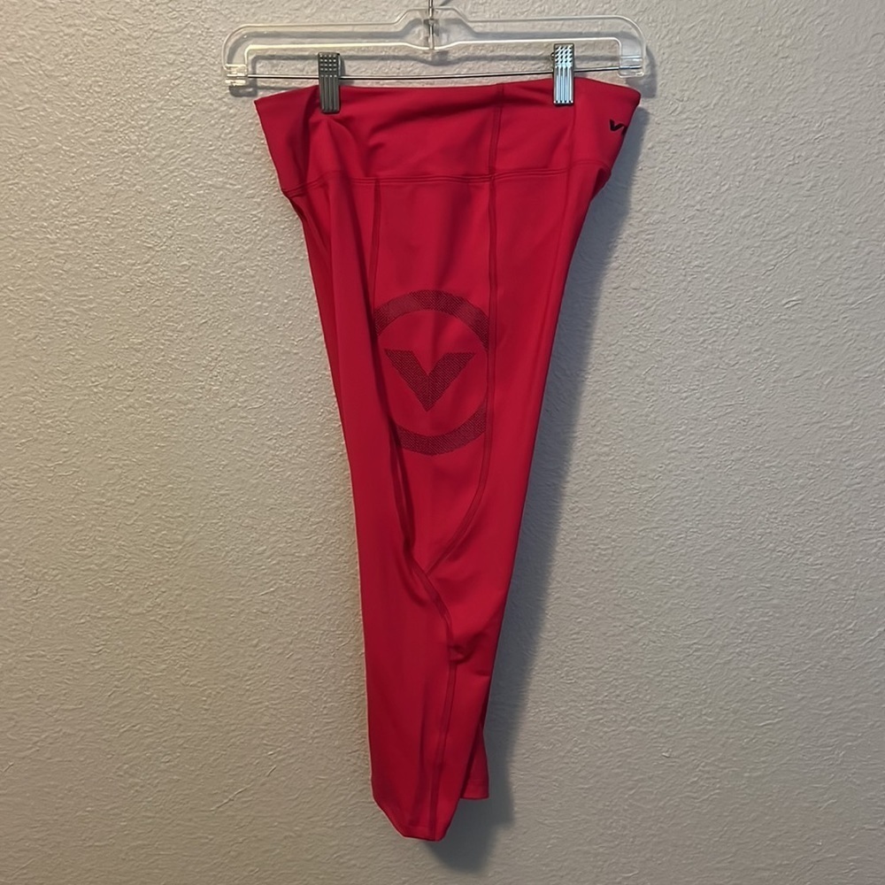 Virus Crop Legging Size Small Raspberry - Picture 4 of 9
